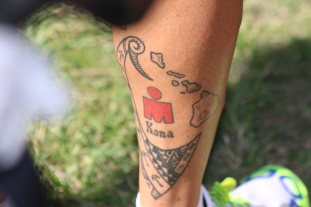 IMTrinews's tweet photo. BEST IRONMAN TATTOO OF THE DAY
.
.
(Only open for Ironman Triathlon World Championships Kona Hawaii triathletes and fans)

📸 #ironmannews #Konapier #digbebeach #imwc #imwc40 #kona2018 #Tattoooftheday #aliidrive #funFunFUN #triathlon⁠ ⁠⁠ ⁠⁠ ⁠⁠ ⁠⁠ #photooftheday #hawaii https://t.co/fNvYyLjfUD