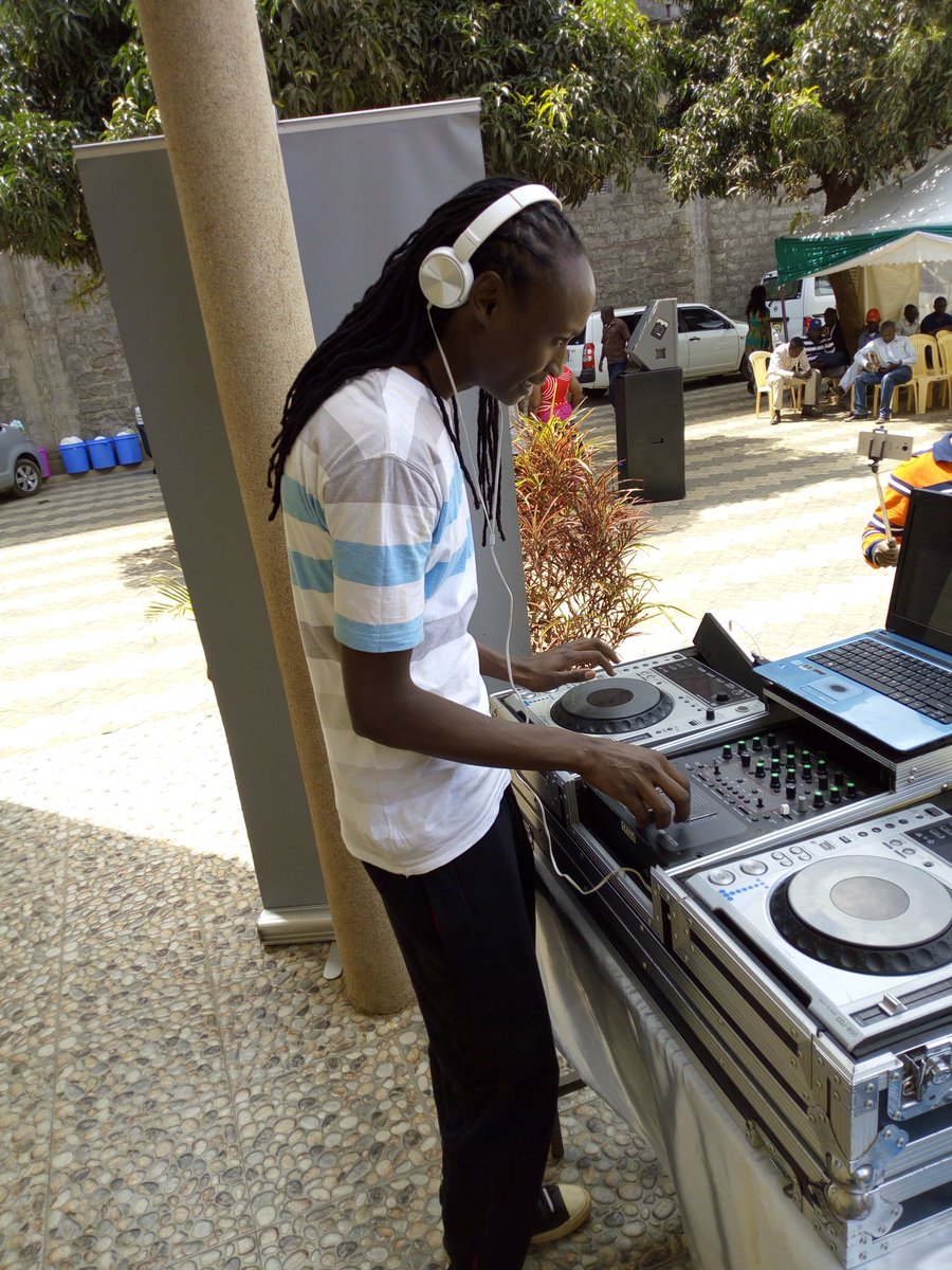 Dj_SirMe_c's tweet photo. Touch a life music https://t.co/JiWjRHbflA