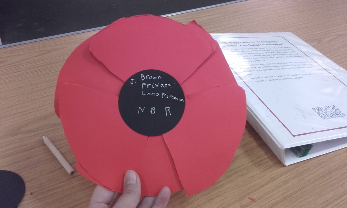 Mus_Scot_Rways's tweet image. One of hopefully many poppies made in our workshop today! Here until 2 pm, back again 12-2 Tuesday &amp;amp; Friday 🚂 #ww1centenary #poppyproject @Mus_Scot_Rways