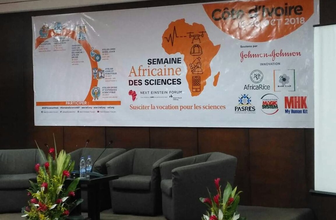 FofanaAwa13's tweet photo. Lancement de la semaine africaine des sciences 2018
@NextEinsteinFor Thématique : Susciter la vocation pour les sciences...
#nexteinsteinforum
#babylab
#fondationmagicsystem
#pasres
#aims https://t.co/snBWM0xWz1