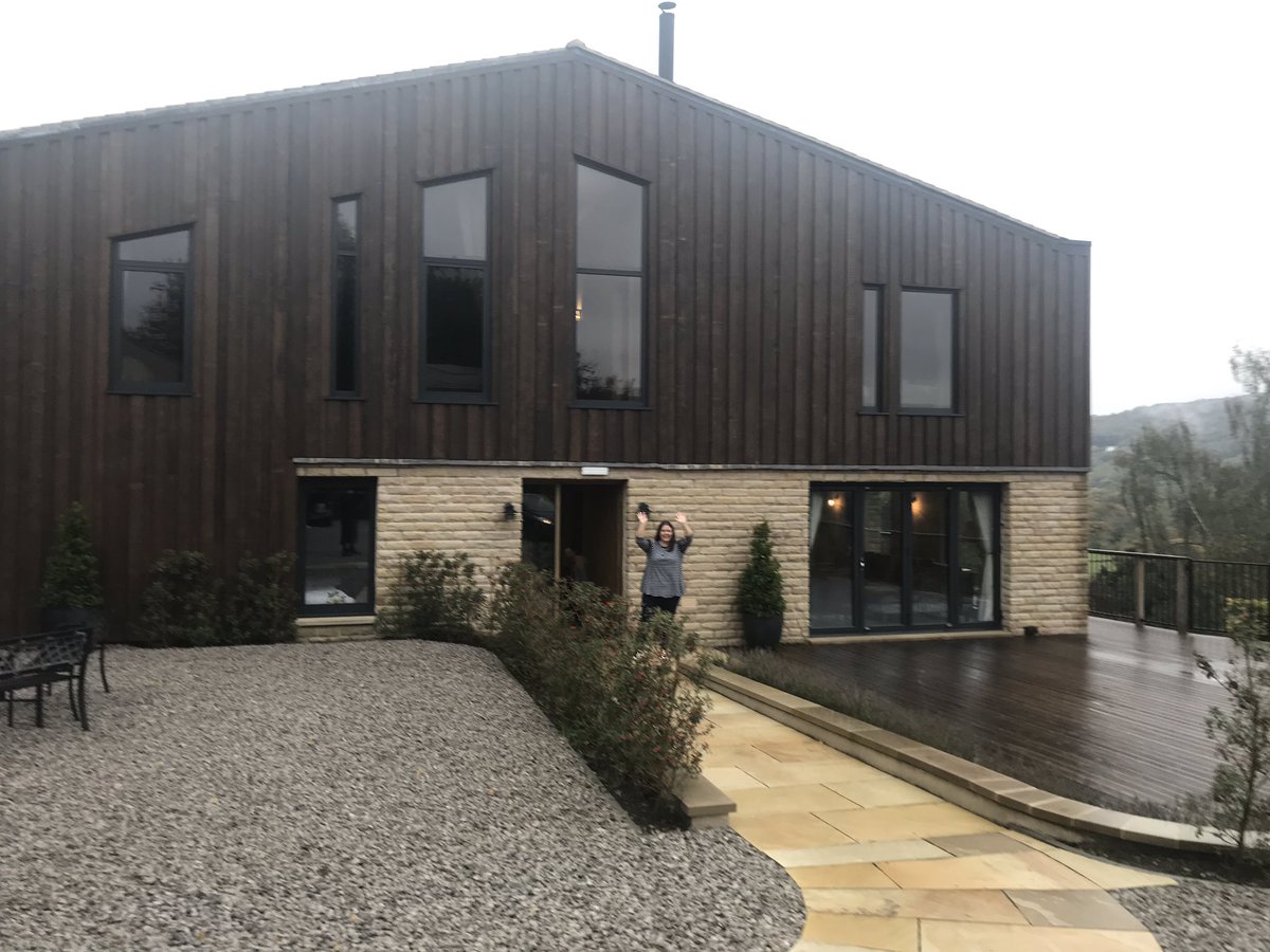 attack_monkey's tweet image. Goodbye #codecabin18 and a HUGE #H5YR to @mattbrailsford, @lucybrailsford, @leekelleher and all of the other attendees for an awesome and inspiring weekend!!! Fellow Leeds folks dropped off home, now for a big sleep.