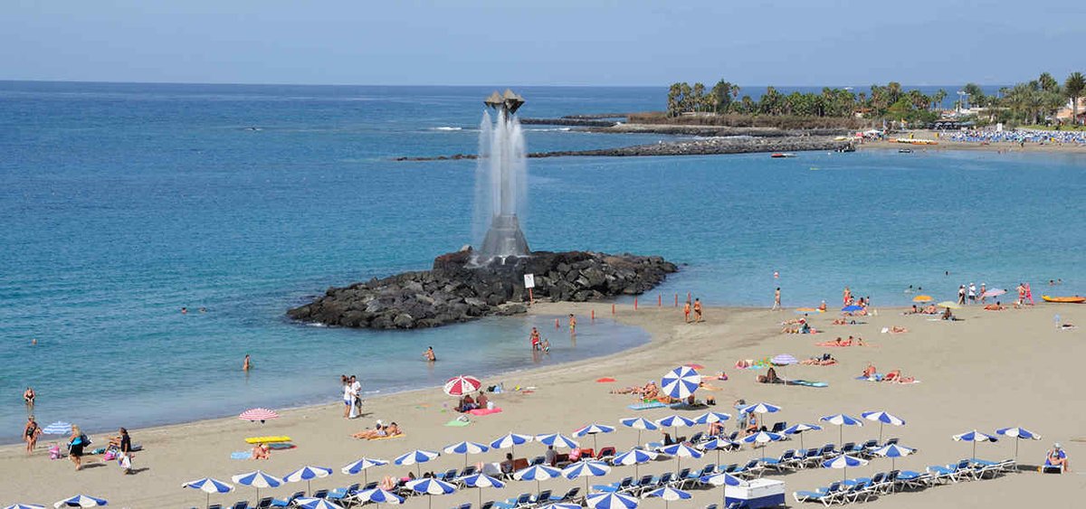 LoscristianosH's tweet image. Welcome to 
#LosCristianos #Hotel os Cristianos is a town on the southwest coast of Tenerife, the  largest of Spain’s Canary Islands. A wide promenade skirts the harbor  along Los Cristianos Beach,