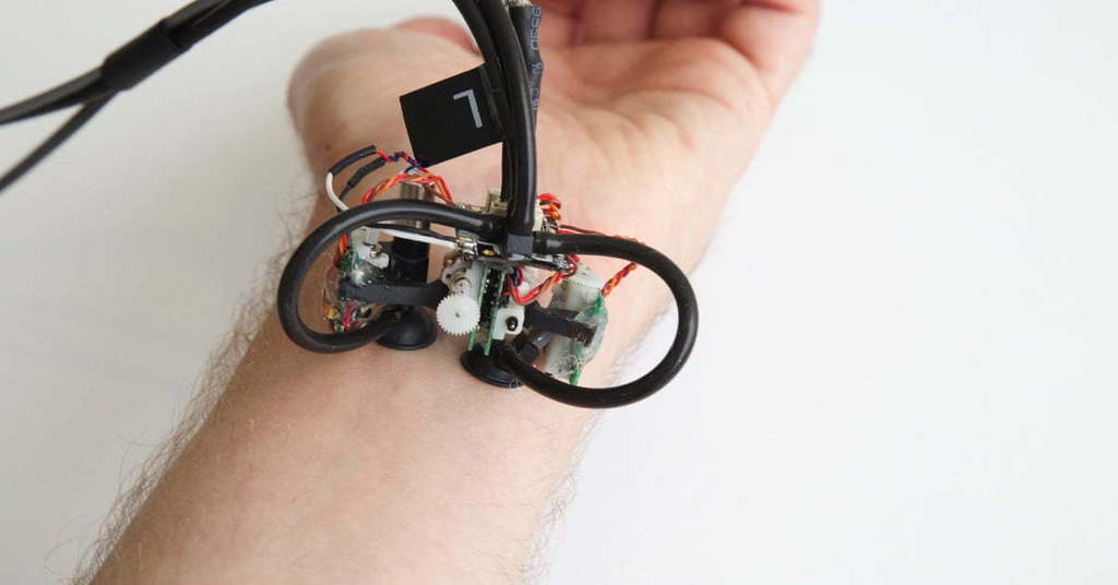 RobotShop's tweet photo. MIT's Skinbot is a Wearable Robot Designed to Scamper Over Your Body https://t.co/FpedREzxGx @DigitalTrends #Skinbot https://t.co/WqjZ6xNqBD