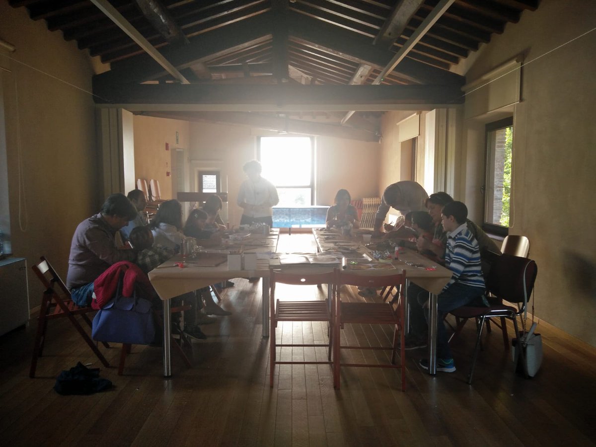 FrancigenaLucca's tweet photo. Condividiamo i bei momenti del #laboratorio sulle monete utilizzate per gli scambi lungo la via #Francigena e ringraziamo tutte le famiglie e i bambini che hanno partecipato! @famigliealmuseo #SharingHeritage #Famu2018 https://t.co/C3vDImzx5A