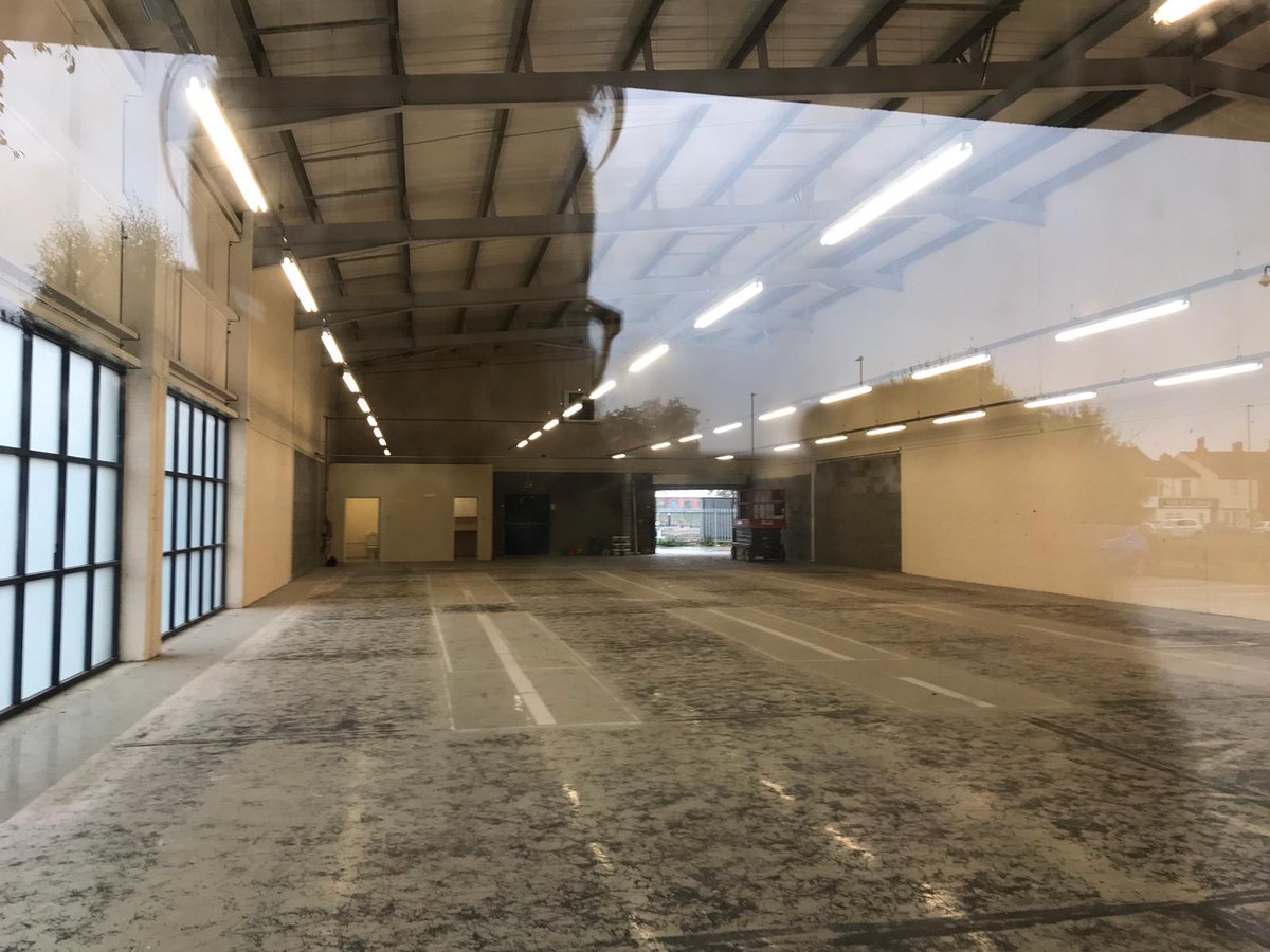 LincolnOutlet's tweet photo. The lights are on and works have started in our new unit! How's that for #MondayMotivation ? https://t.co/0KamV6bYoG