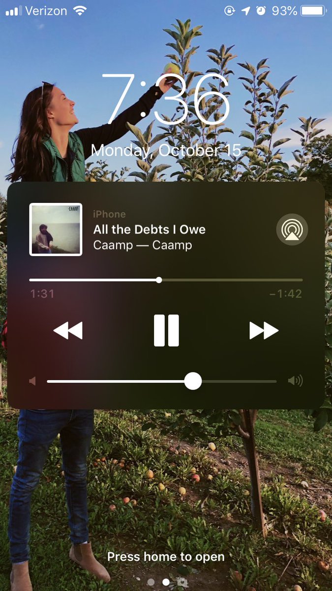 sarahschwind_10's tweet photo. Thought this would be a cute background but every time I listen to music it just looks like I’m the worlds longest person... https://t.co/3ApVaNgVPL