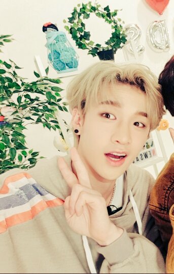 Stray_Banana's tweet photo. [PHOTO]
181015
@Stray_Kids #StrayKids #스트레이키즈 #STAY  #bangchan #UNEVIL #IamYOU https://t.co/CZmCQqvgD1
