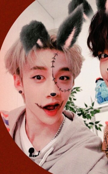 Stray_Banana's tweet photo. [PHOTO]
181015
@Stray_Kids #StrayKids #스트레이키즈 #STAY  #bangchan #UNEVIL #IamYOU https://t.co/CZmCQqvgD1