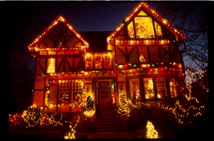 DenverNSMH's tweet photo. Countdown: six facts! Rumor has it that outdoor holiday lights were inspired by early 20th century Denver’s outdoor 16th Street Mall...you’ll have to see for yourself! 🎄 #RoadtoRegionals #nsmh #nsmhdu #nsmhprstar18 #nsmhworld https://t.co/P9ks1JUQ65