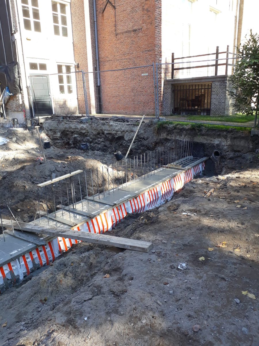 Markt #Geertruidenberg; 6 #appartementen in plan Geer #Truy, deel van de #fundatie aangebracht.