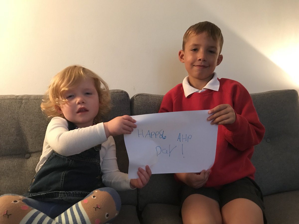 Our am AHP quiz! Me to Fred(6)What does a dietician do? (people that give patients food)What is a paramedic ? (People that go in the ambulance)What’s a radiographer?( people that check your lungs and bones) What’s a Physio? (you !)#AwesomeAHPs #futureworkforce @ESNEFT @AHPSuffolk