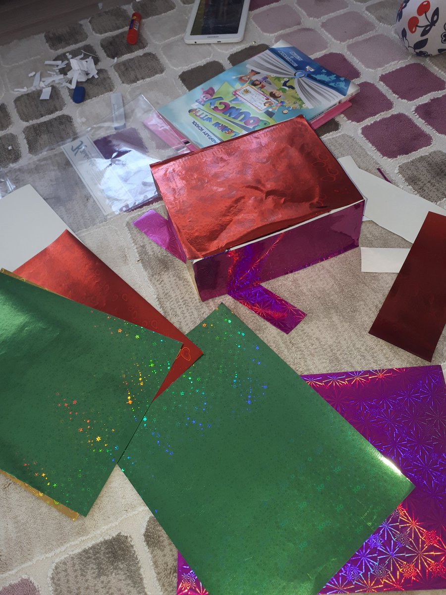 DmrBbuse's tweet image. Lütfen böyle anadolu çocuğu gibi işlerden 4.sınıfları muaf tutun.Onceligimiz bilim olsun ki ülkemiz gelişsin #boyleodevlerdenbiktik #odev @ziyaselcuk @tcmeb