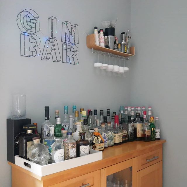 oh_gosh's tweet photo. It might be Monday but I've got some friends coming round for dinner so I'm tidying up the gin bar - just in case we need it 🥂..... .
.
.
#myhome #instahome #myhomestyle #myhomevibe #interior123 #interiorsblogger #interiors #interiorandhome #cornerof… https://t.co/H2UovCGGbC https://t.co/9ZMu4cQ8Cm