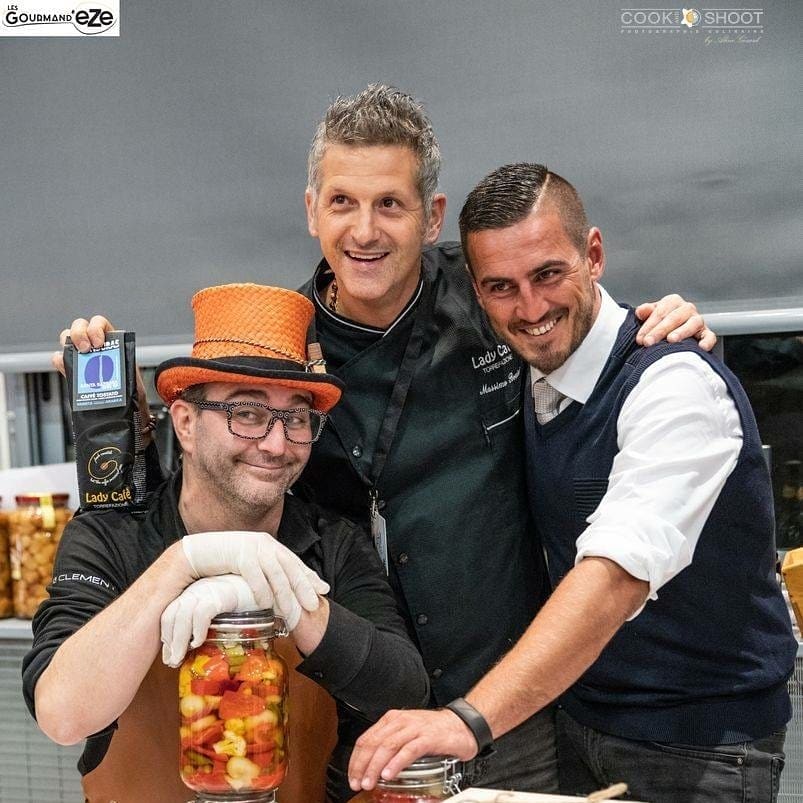 Scatti della bellissima esperienza in #francia. Grazie <a href="/LaCambuse/">La Cambuse - Terroirs Sans Frontière</a> <a href="/LesGourmandEze/">Les Gourmand'Eze</a> che ha dato spazio ai nostri prodotti in questo incantevole territorio. #coffee #food #montecarlo