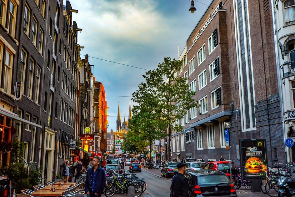 "I suggest next time you go outside, you set yourself the task of noticing something in your environment that you can learn from." unumondo.ch/blog/using-wor… #vocabulary #Switzerland #Brain #German #Learnlanguage #Swissgerman