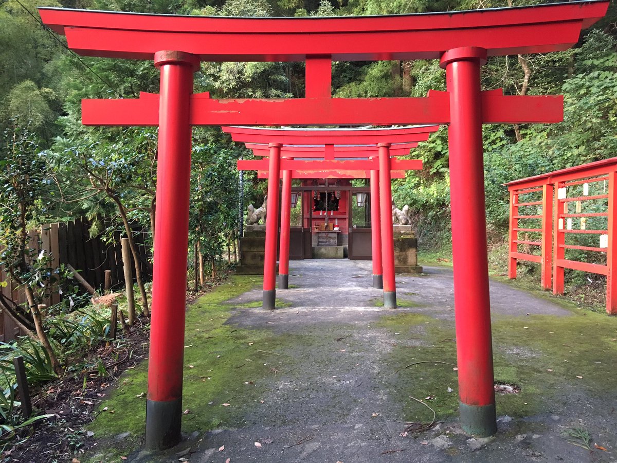 青猫 温泉に入る前に湯涌稲荷神社に参拝 ぼんぼり祭り時は提灯でライトアップされてましたね 御朱印は無人のスタンプがありますので押させて頂きます 花咲くいろは 聖地巡礼 石川県 金沢市 湯涌温泉 湯涌稲荷神社