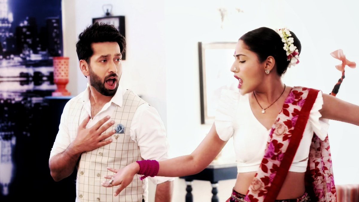 _heyitsanaya's tweet photo. Get yourselves an otp who can comfortably be dorks around each other and WITH each other. Ones who love every bit of one another - all their antics, the mannerisms, the littlest of nuances which all come together to define them. #Ishqbaaaz #MyDorks #Shivika https://t.co/5n9RIwhmfb