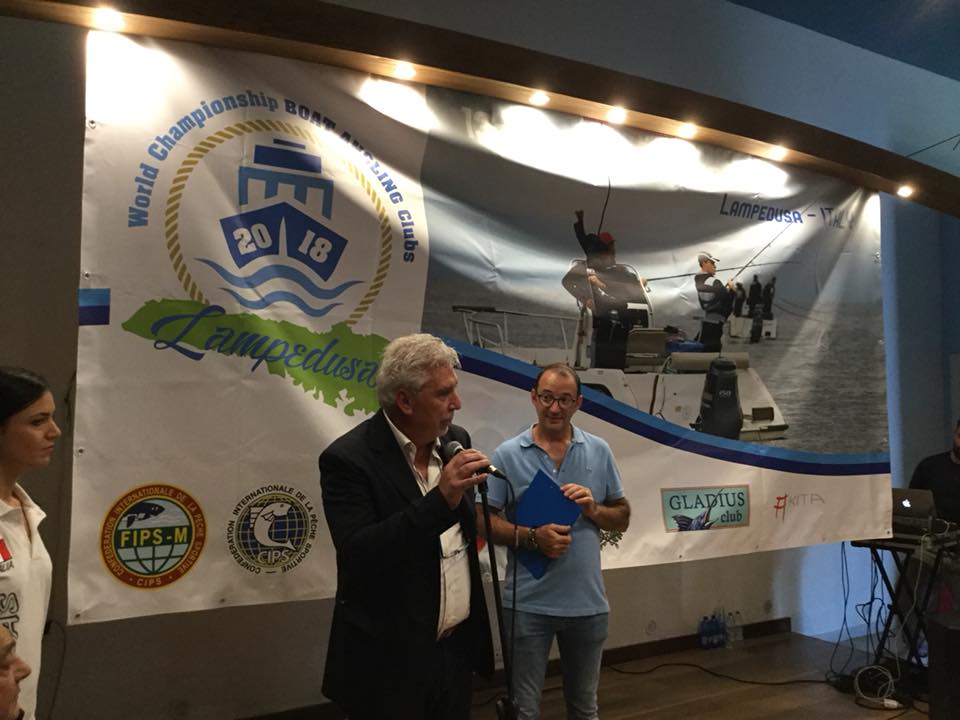 Fipsas1942's tweet photo. Con la cerimonia tenutasi nella sede dell’Area Marina Protetta #IsolePelagie si apre l’XI Campionato del Mondo per Club di #CannadaNatante in programma a #Lampedusa dal 13 al 20 ottobre.🎣🇮🇹
👉https://t.co/mRMEZzGG9x #boatangling https://t.co/5oEvaAH4ZX