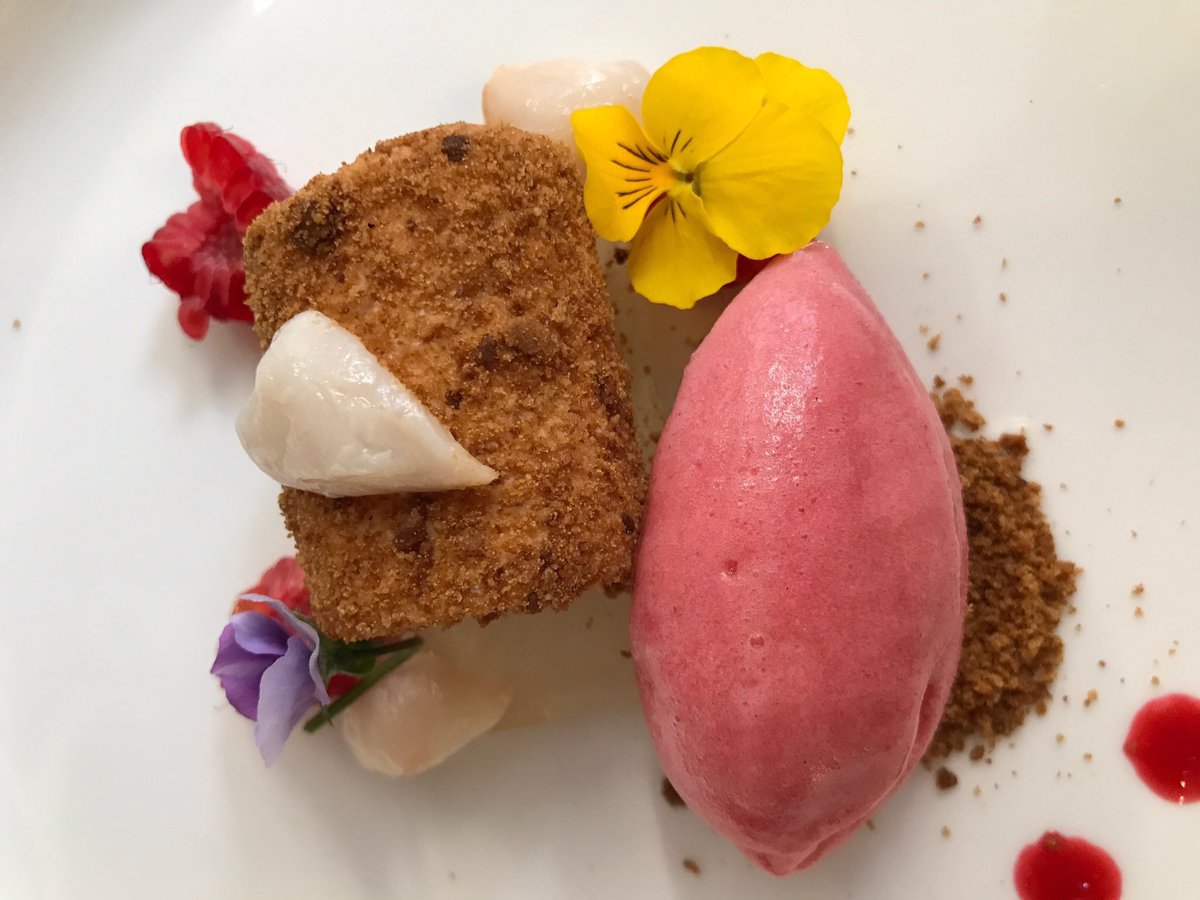 ChefsPass's tweet photo. Some of the dishes from the past weeks private dining events #teamwork #proud #kitchen #celebration #chef #art #vegetables #desserts #seasonal #privatechef #chefservices #eatingin #staycation #celebritychef #celebrity #holidayluxury #privatedining #eventing https://t.co/VWCd5NP3Q0