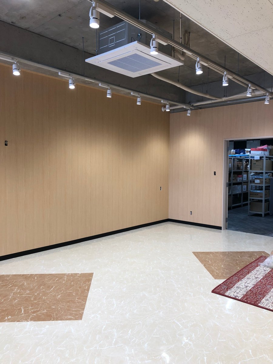 taikokinoshita's tweet photo. 太閤木下建設株式会社大阪本社2階スペースの改修工事は完成間近！とても楽しみです(｡･ω･｡)
#太閤木下建設株式会社 #建設 #不動産 #大阪 #本社 #改修工事 #会議室 #もうすぐ完成 #construction #realestate #repairwork #coferenceroom #completesoon https://t.co/wzTzXV51Px