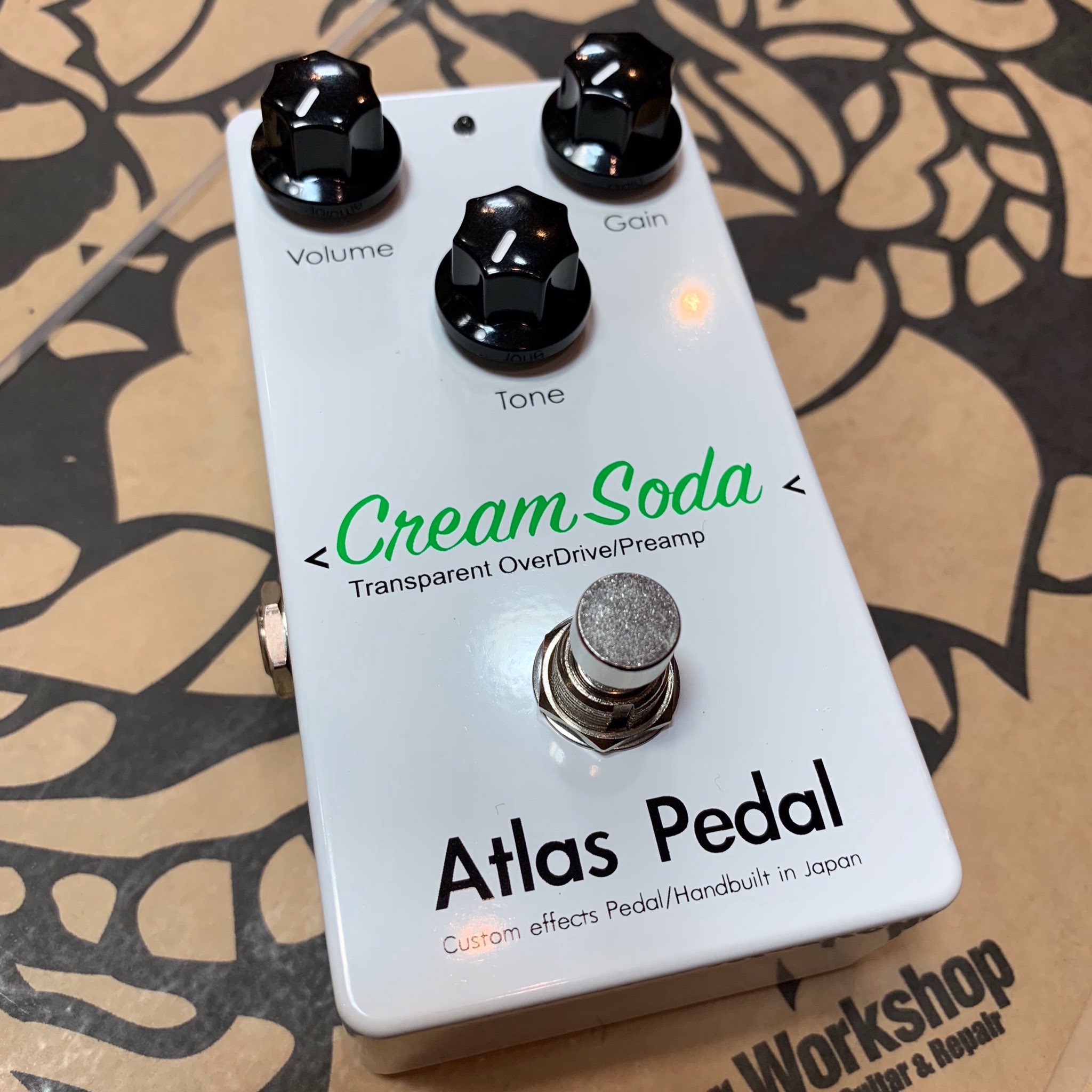 オーバードライブ Atlas Pedal Cream Soda mqdefault.jpg