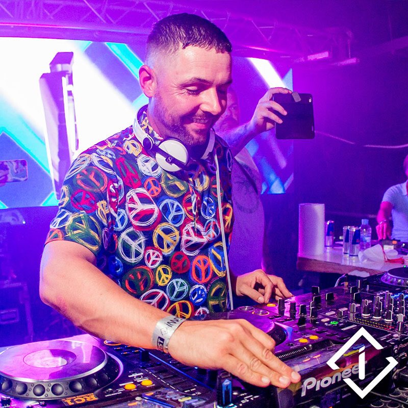 innovationdnb's tweet photo. When @VOLTAGE_DRUMS turns up in clothes so loud they drown out the sound system!
Don’t miss his sets at the D&amp;B Street Party this coming Saturday in Maidstone, or at #InnoInTheDam in November

#DnB #DrumAndBass #DJ #Producer #InnoInnoInno #KOTR https://t.co/uFujBx4FPd
