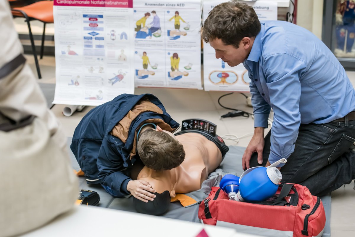 WFBBrandenburg's tweet photo. Der 2. Aktionstag Neuromedizin in Brandenburg stand dieses Jahr unter dem Motto "Hirn und Nerven - Gesund mit allen Sinnen". Alle Interessierten hatten die Möglichkeit, die Kompetenzen der Stadt Brandenburg im Bereich Neuromedizin kennenzulernen. #HealthWeekBB https://t.co/E26Zl2VXod