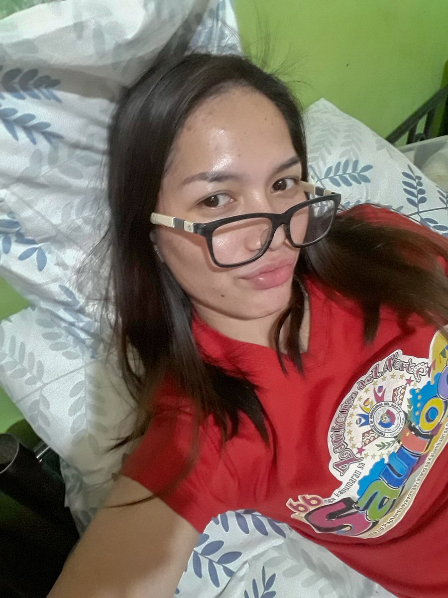 IamCrazydel13's tweet image. #oilyface #haggardface 
Just wink of an eye 😉😉 #duckface😂