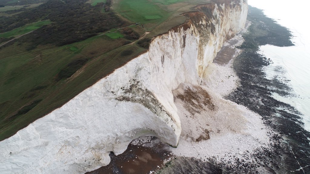 bbcsoutheast's tweet photo. These aerial pictures show the scale of a significant cliff fall at Seaford Head at the weekend. Pictures by @brightonsnapper https://t.co/GrSeSdUvdE