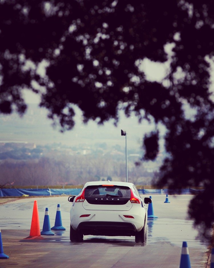 Comenzando la semana.
#FelizLunes #CursoConducción #PlanesDeOtoño #PistaDeslizante