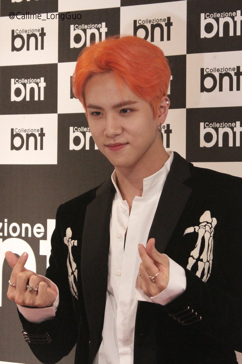 Callme__LongGuo's tweet photo. 181012 bnt 비앤티 꼴레지오네 론칭 포토월
#김동한 #동한 #Kimdonghan 

보정 동사(@KIMMM0703)님 https://t.co/4jgLYT1DHU
