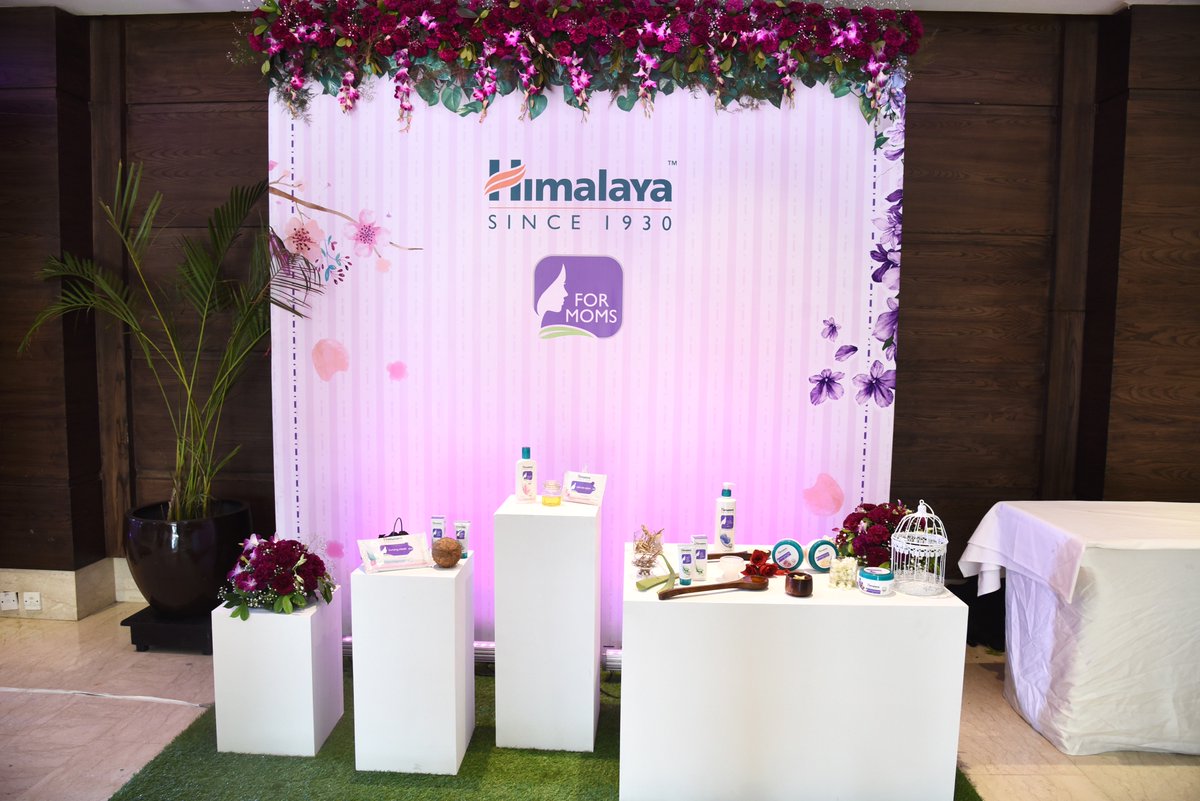 QEDPRODUCT's tweet photo. An insightful meet &amp; greet with Mommy bloggers across Delhi-NCR who came to experience Himalaya's new Baby Care and Mom range of products. With a specialist in the house, the mommies got a relaxing session of nail art and spa and went home with a big smile! #goqed #qedevents https://t.co/zVswlxwVPr