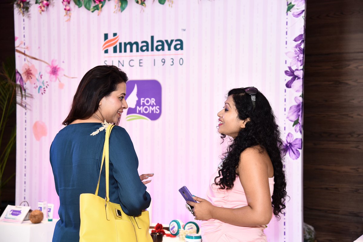 QEDPRODUCT's tweet photo. An insightful meet &amp; greet with Mommy bloggers across Delhi-NCR who came to experience Himalaya's new Baby Care and Mom range of products. With a specialist in the house, the mommies got a relaxing session of nail art and spa and went home with a big smile! #goqed #qedevents https://t.co/zVswlxwVPr
