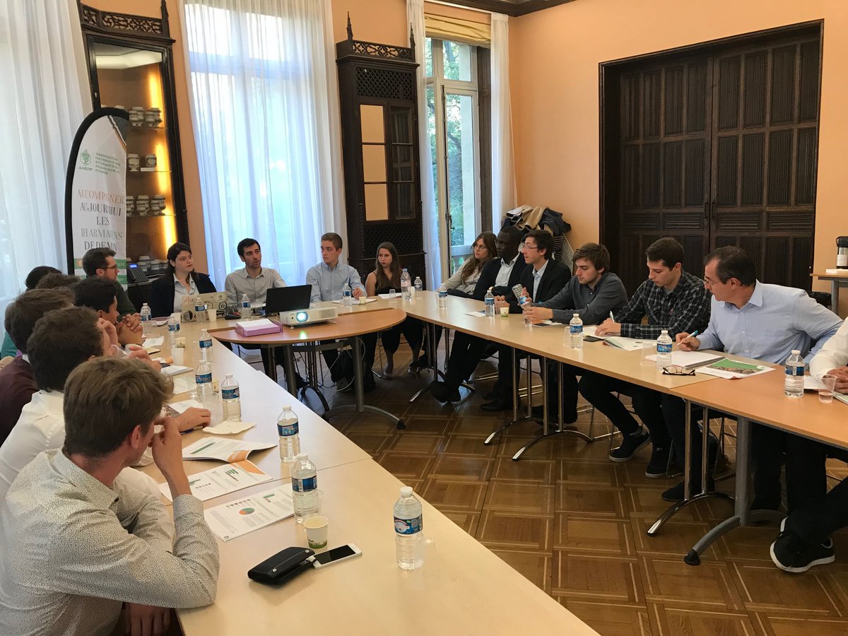 Pharma_ANEPF's tweet photo. [Conférence Presse] Aujourd'hui, l'ANEPF organisait une conférence de presse dans les locaux de l'@Ordre_Pharma pour la sortie de son Grand Entretien 2.0. Vous pouvez retrouver le dossier de presse sur https://t.co/cRVEHGJiTU https://t.co/J5rfCKybq4