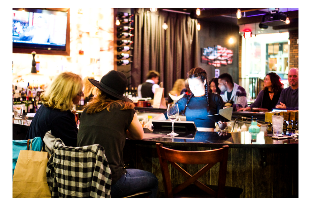 jacksnewhaven's tweet photo. Move over coffee, it's happy hour time at Jack's! :)
Join us for Happy Hour everyday from 3pm-7pm &amp; 10pm-Close 
50% off beers &amp; wine by the glass &amp; by the bottle 
$7 cocktails 
Delicious Happy Hour Menu
#newhaven #happyhour #jacksnewhaven https://t.co/O8BKdRSHeN