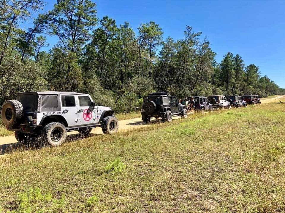 #TopJeepersfamily on our first #topjeeperscampingtrip 🔥🥓⛺🍃🍁🍂 @AddisSaltyDog @Shelli69jeeper @hawkaire_clt @steelecreations @BellaJeepGirl @THEJeepMafia @Legendary1941 @29kyle29 @HuffmanPete @happytrails4x4 @_Truck_Norris_ @DeLeaBowers @wve1022 @skipr619