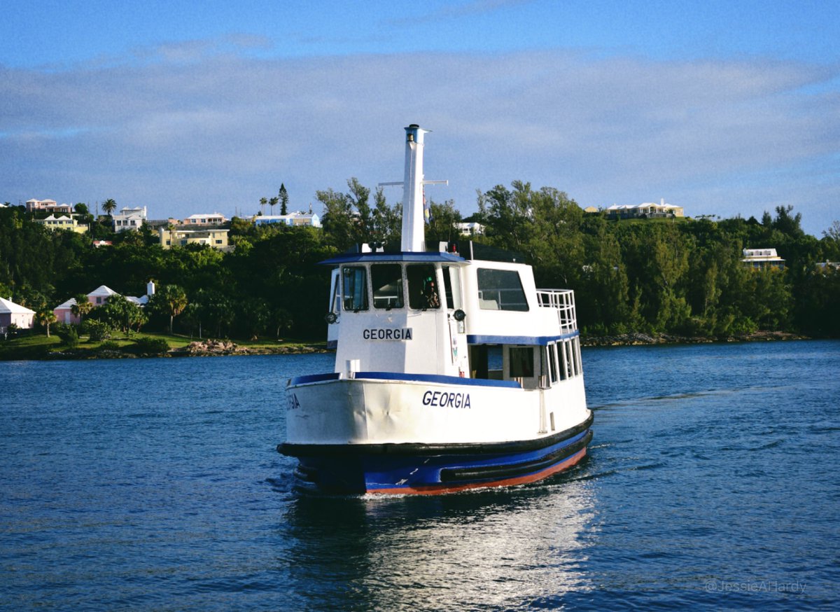 JessieAHardy's tweet photo. The ferry boat Georgia coming in to Hamilton in the late evening. #bermuda #ferry #islands #paradise #trip #vacation #travel #holiday #sightseeing #photography @RealSaltLife #beachvibes #hamilton @bermuda #bermudasearch @sailcrazybear #boat #boatride #photo #foto #sun #sea #art https://t.co/PHD0j9cJOy