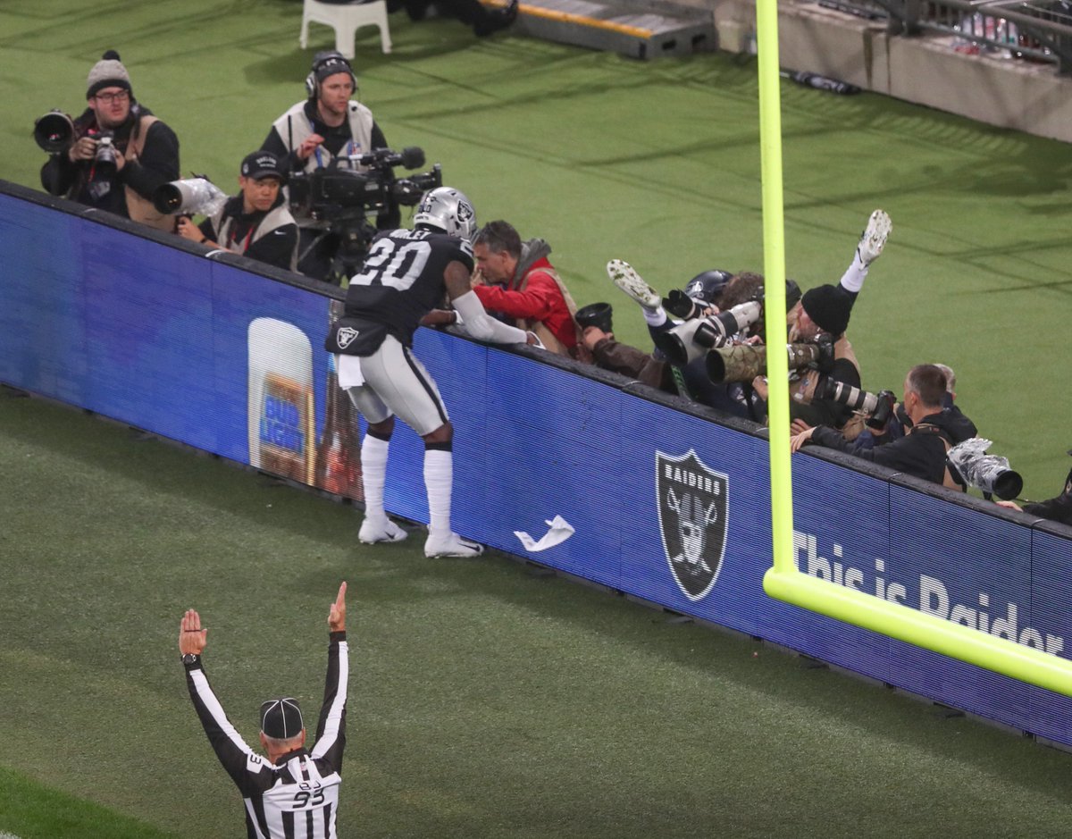 daveshoppers's tweet photo. @andrewfosker @petertarry @AdamDavyPA about to be nailed after touchdown at Wembley Stadium Yesterday #NFLhits #photographers https://t.co/rfR0RQFqvM