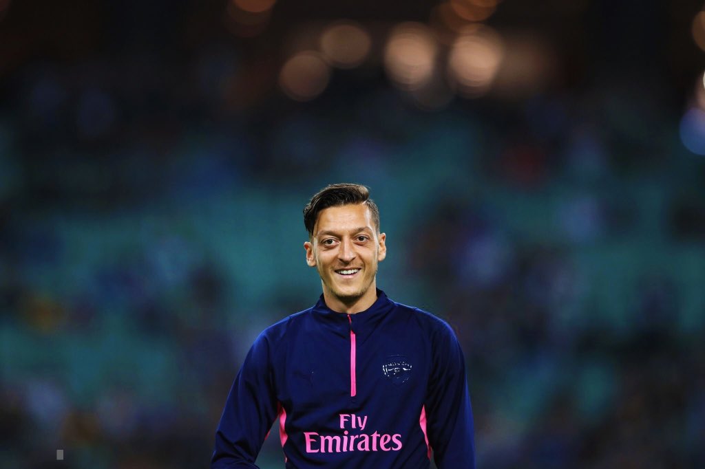 Happy Birthday, Mesut Ozil !    