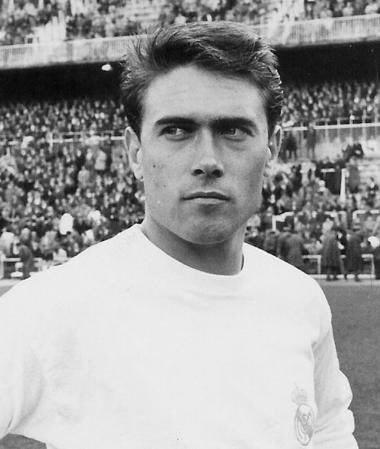 Por mucho que se empeñen, los extremos nunca se mueren. Por siempre recordado en aquel Real Madrid Ye-Ye. DEP Serena.