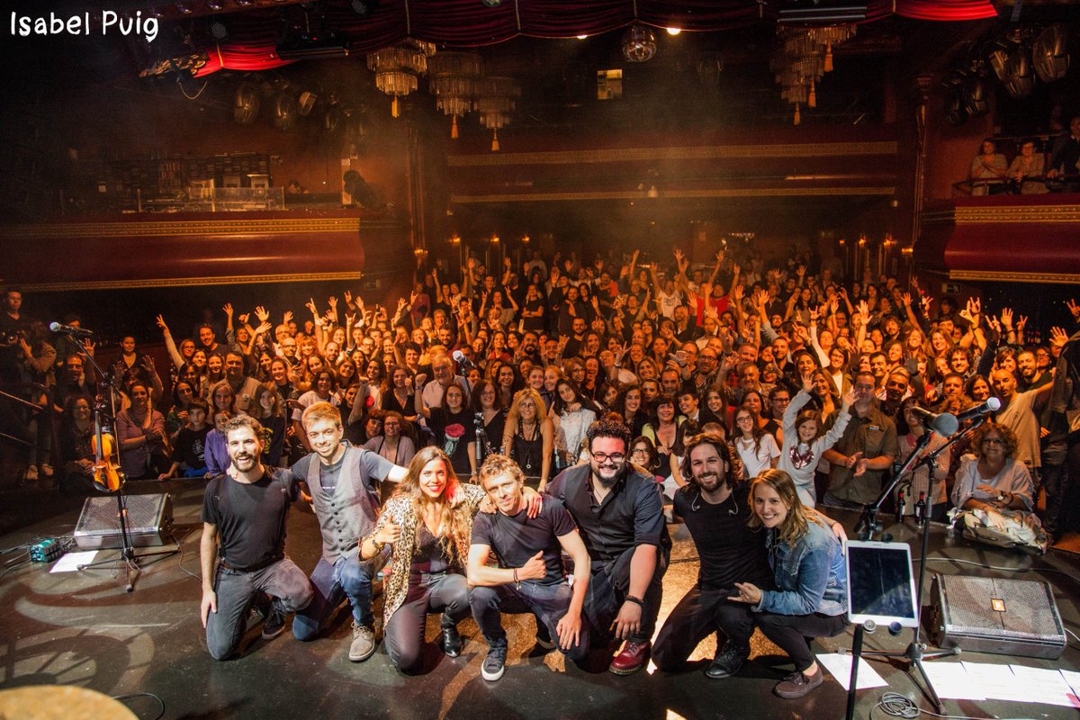 📸Màia a <a href="/LuzdeGasClub/">Luz de Gas</a>. Gràcies a vosaltres he viscut moments que mai hagués imaginat com a fotògrafa. <a href="/Maiagrup/">Màia</a> ha ballat el seu Últim Swing però la seva música no deixarà mai d’acompanyar-me. ❤️

Galeria creada conjuntament amb la @triqueta90.   
flickr.com/photos/1345416…