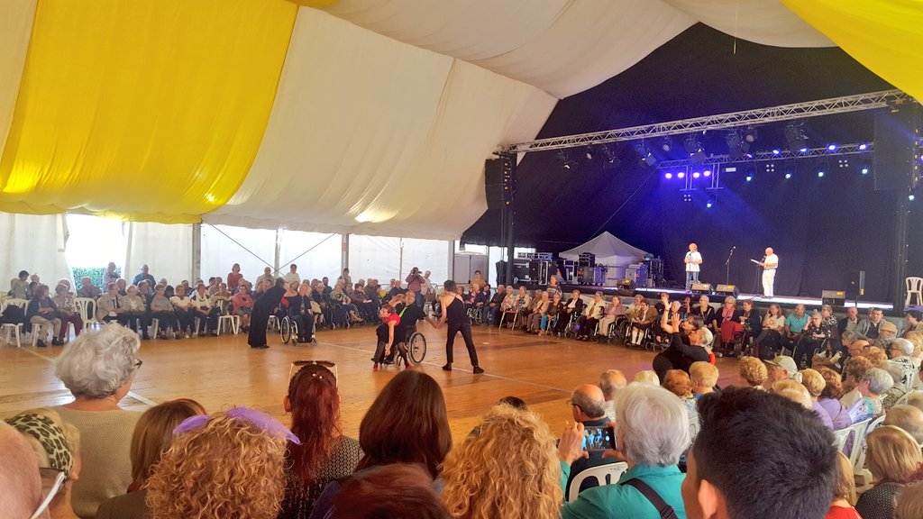 IsidrePineda's tweet photo. ...i que visqui la #FestaGran!!! @AjCaldesMontbui #CaldesDeMontbui #FMCaldesBull https://t.co/tkByzkqyIr