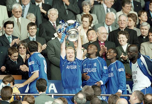 Happy birthday to Former Chelsea player - Didier Deschamps who turns 50 today. 