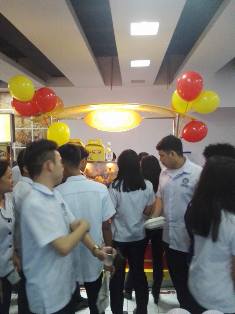 waffletime_ph's tweet photo. New #WaffleTime outlet alert! 

#PCUDolphins! Our Franchisees opened their 3rd outlet inside Philippine Christian University!

Where do you want us next?

#AngPambamsangWaffleNgPilipinas 
#20YearsOfBakingFreshness https://t.co/UirLVE3unB