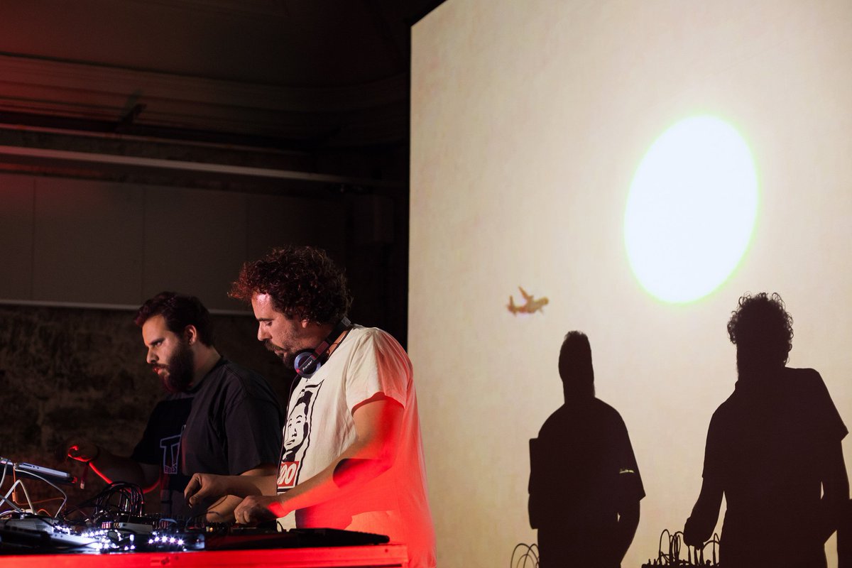 telegramacultur's tweet photo. RT @bit_LAV: ✔️ #SeminciTransmedia es #livecinema 
😌 @SEMINCI #63seminci 
🏠 @TEATROZORRILLA 
🗓️ 26 Octubre 22h00
📢 #BorderHack 
@voluble 
👾 Patrocina: @xperienciavr 
🏷️ Entradas: https://t.co/niR2pDzP6R https://t.co/NmtKwGvRUU