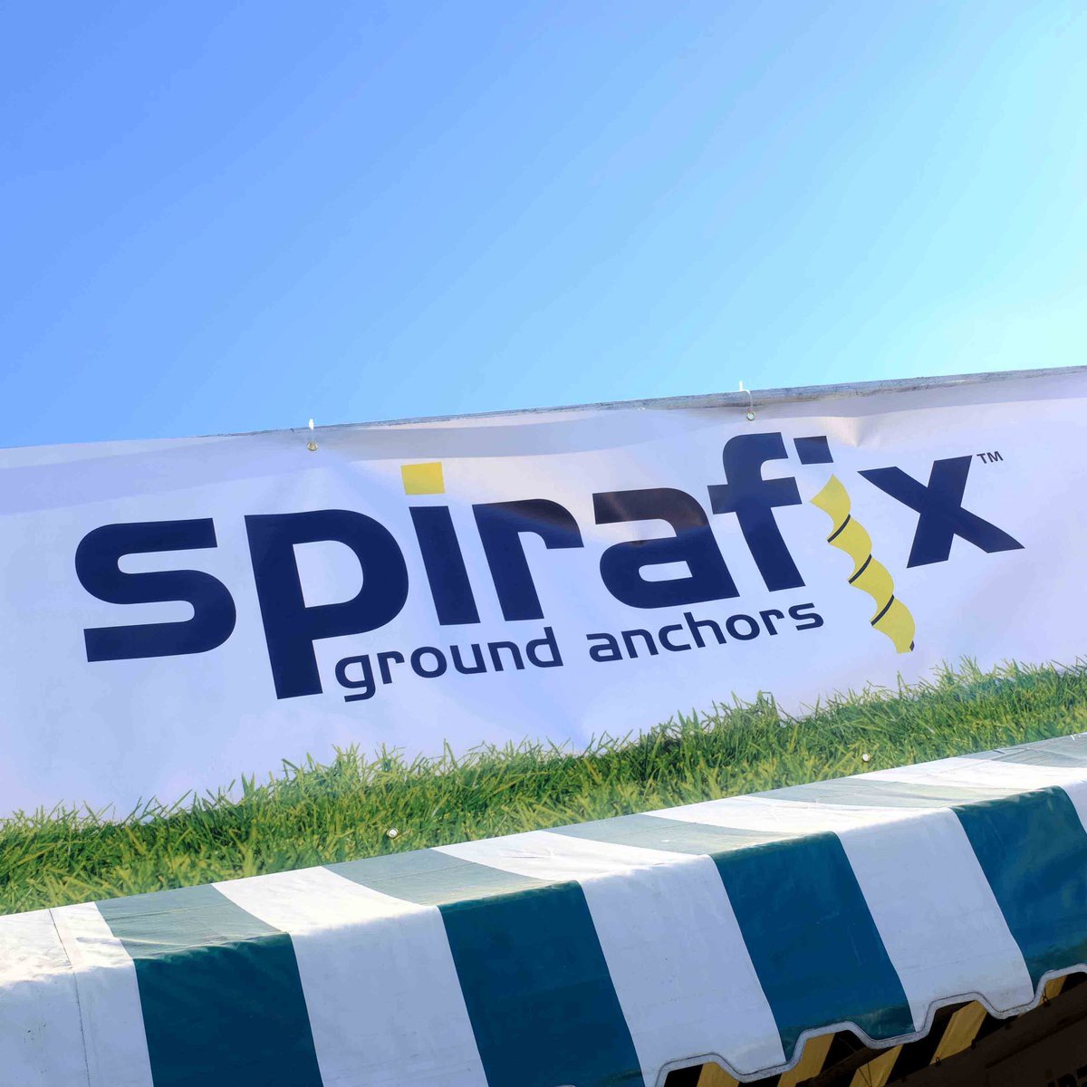 SpirafixLouise's tweet photo. See you @TheShowmansShow this week - hoping for blue skies. Find us in Avenue D #spirafix #Showmans2018 https://t.co/GkEovVStJF