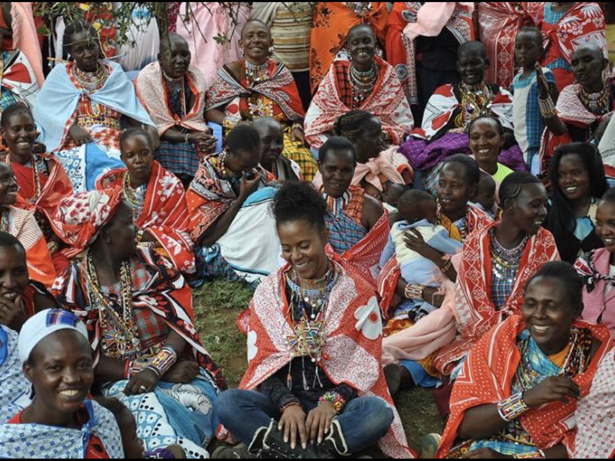 AllGrownUpkit's tweet photo. #KenyanTraffic #education #PubertyChallenge #kotex #Always #pads #menstruation January 2019. My second trip to Kenya. Giving these girls a chance for a healthy lifestyle. Providing them with feminine products,For more information on how you can help go to https://t.co/LtBwlB9361 https://t.co/L5NzcoWUWm