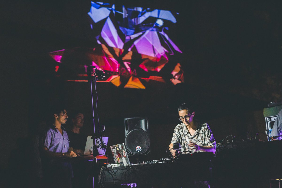 ✔️ #SeminciTransmedia es #livecinema 
😌 #63seminci <a href="/SEMINCI/">SEMINCI | Festival de Cine</a>
🏠 <a href="/TEATROZORRILLA/">TEATRO ZORRILLA</a> 
🗓️ 25 Octubre 22h00
📢 #TracesofErosion 
#BROMO <a href="/PalomaPRuiz/">Paloma Peñarrubia</a> 
👾 Patrocina: <a href="/xperienciavr/">Xperiencia Virtual</a> 
🏷️ Entradas: entradas.seminci.es/janto/