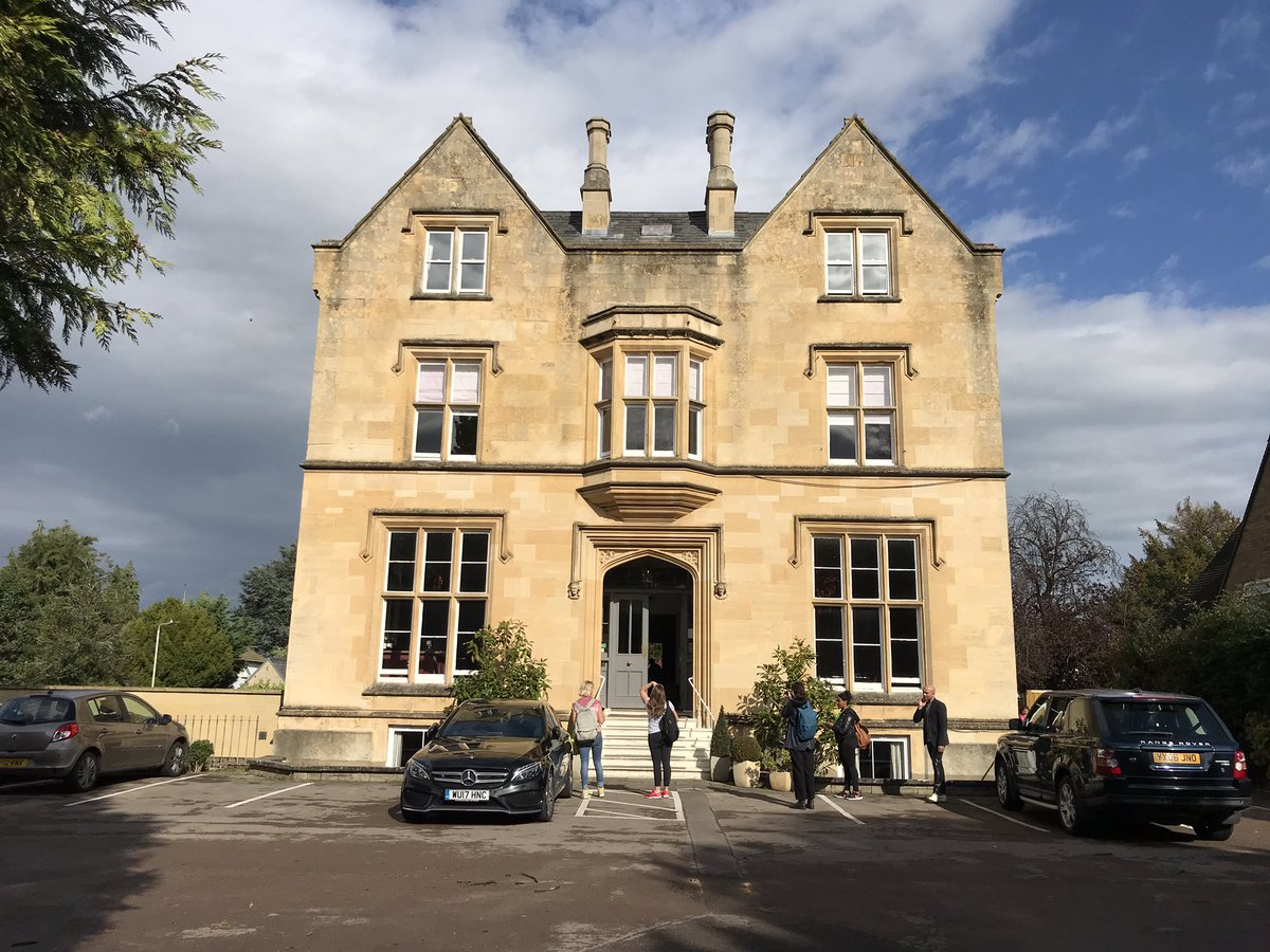 Heathercowper's tweet image. We had a lovely lunch at @COTSWOLDGRANGE with @BloggersBristol @CwoldBloggers - this small boutique hotel marries an elegant period property with luxurious contemporary decor and fab food - perfect short break destination! @visitchelt #ourchelt