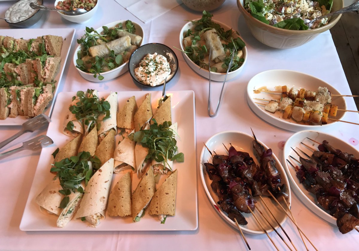 Heathercowper's tweet image. We had a lovely lunch at @COTSWOLDGRANGE with @BloggersBristol @CwoldBloggers - this small boutique hotel marries an elegant period property with luxurious contemporary decor and fab food - perfect short break destination! @visitchelt #ourchelt